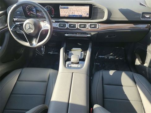 New 2025 Mercedes-Benz GLS 450 4MATIC image 9