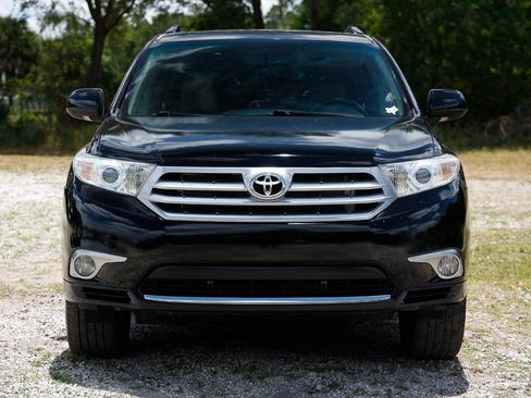 Used 2011 Toyota Highlander Limited w/ Tow Pkg FWD image 17