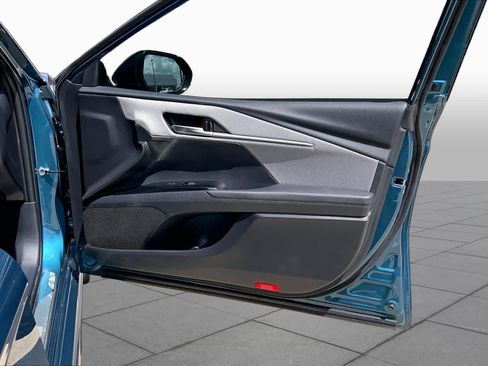 Used 2025 Toyota Camry SE FWD image 43