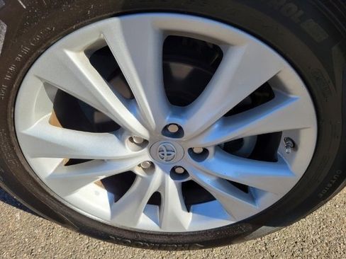 Used 2015 Toyota RAV4 Limited AWD/4WD image 19