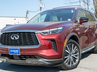 Used 2023 INFINITI QX60 Sensory w/ Cargo Package