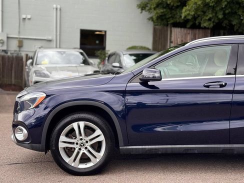 Used 2019 Mercedes-Benz GLA 250 4MATIC w/ Premium Package image 10