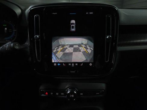 Used 2021 Volvo XC40 P8 Recharge w/ Advanced Package image 27