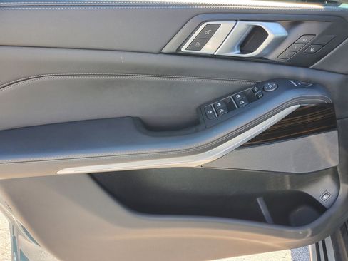 Used 2025 BMW X5 xDrive50e AWD/4WD image 17