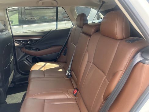 Used 2022 Subaru Outback Touring AWD/4WD image 9