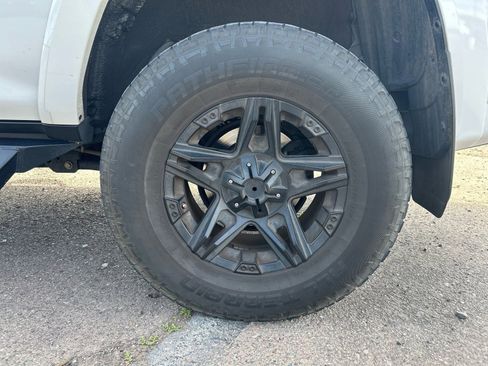 Used 2017 Toyota 4Runner SR5 image 8