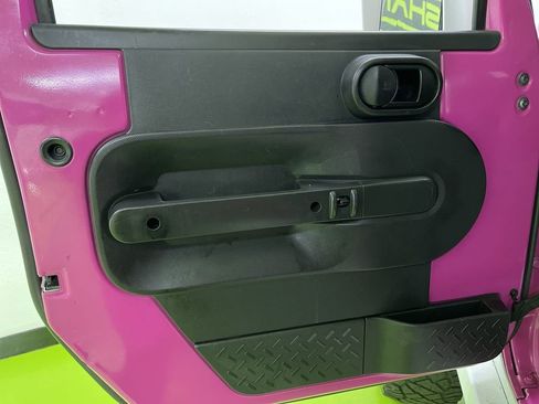 Used 2008 Jeep Wrangler Unlimited Rubicon w/ PWR Convenience Group image 15