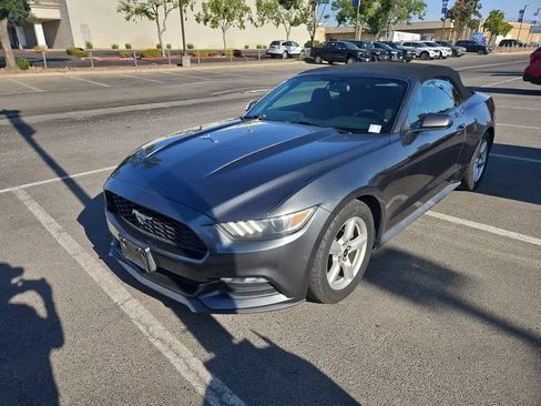 Used 2016 Ford Mustang Convertible RWD image 1
