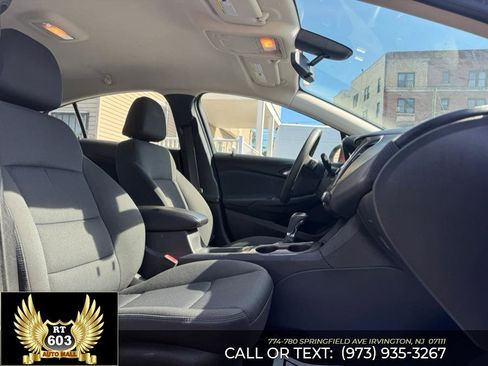 Used 2016 Chevrolet Cruze LT w/ Convenience Package image 15