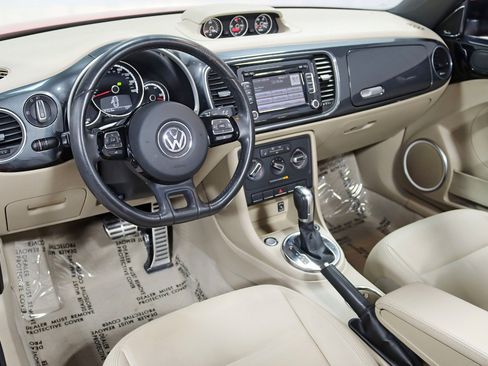 Used 2013 Volkswagen Beetle 2.0T FWD image 16