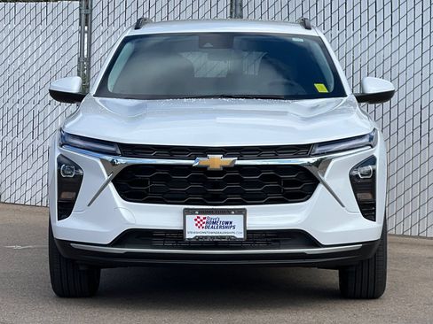 New 2026 Chevrolet Trax LT w/ LT Convenience Package FWD image 6