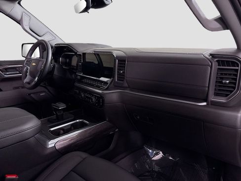 Certified 2026 Chevrolet Silverado 1500 LTZ AWD/4WD image 35