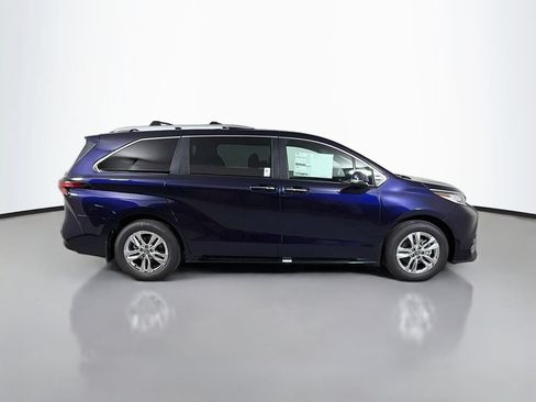 New 2026 Toyota Sienna Limited AWD/4WD image 4