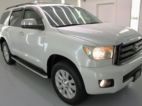 Used 2008 Toyota Sequoia Platinum image 11