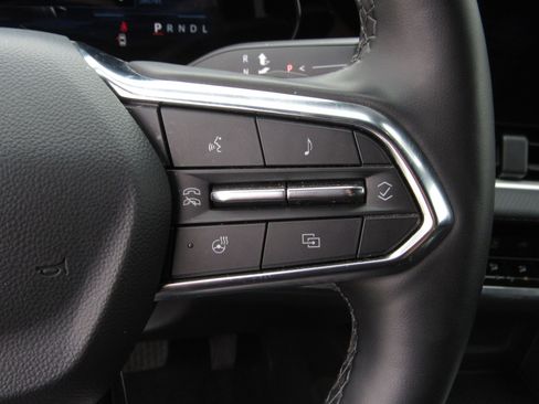 Used 2025 Chevrolet Equinox LT AWD/4WD image 23