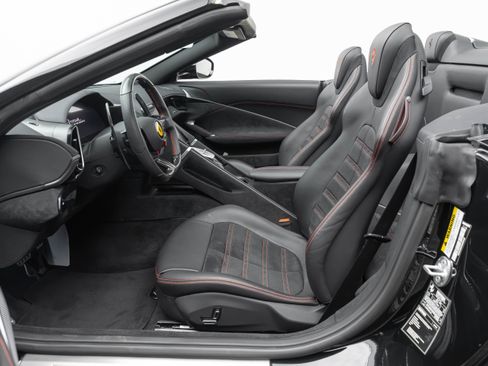 Used 2025 Ferrari Roma Spider RWD image 5