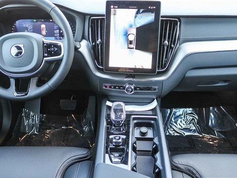 New 2026 Volvo XC60 B5 Ultra w/ Climate Package PRO image 15