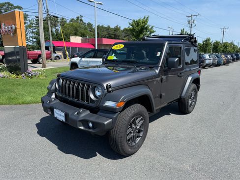 Used 2026 Jeep Wrangler Sport AWD/4WD image 6