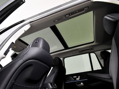 Certified 2025 Mercedes-Benz GLS 580 4MATIC image 45