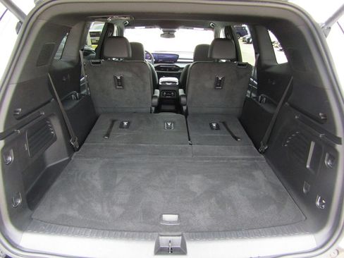 Used 2025 Buick Enclave Sport Touring AWD/4WD image 37
