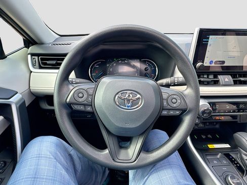 Used 2025 Toyota RAV4 XLE w/ Convenience Package AWD/4WD image 11