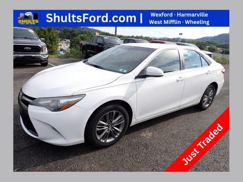 Used 2017 Toyota Camry LE FWD image 1