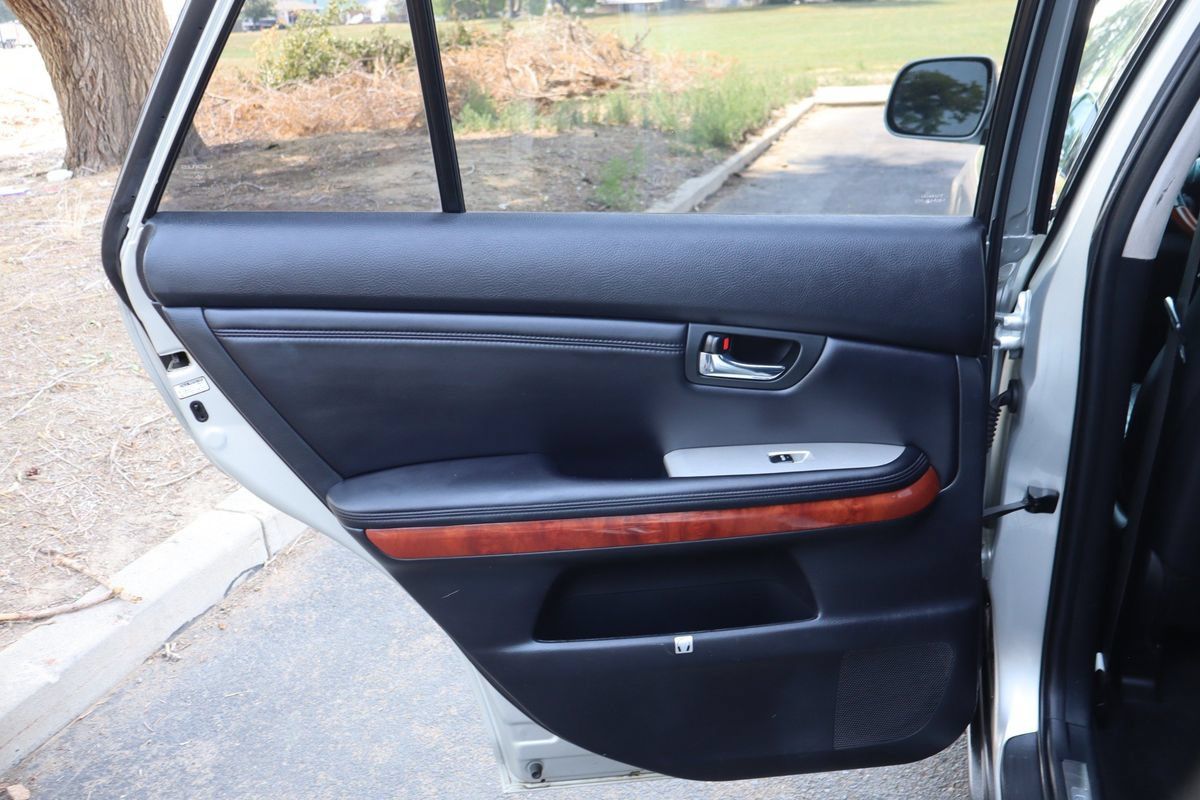 Used 2004 Lexus RX 330 AWD w/ Premium Plus Pkg image 24
