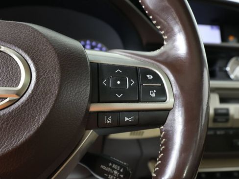 Used 2016 Lexus ES 300h w/ Luxury Package w/Wood Trim FWD image 34