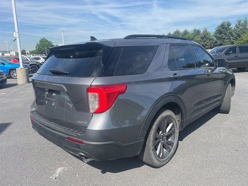 Used 2023 Ford Explorer XLT w/ Equipment Group 202A AWD/4WD image 12