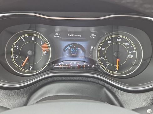 Used 2023 Jeep Cherokee Altitude Lux AWD/4WD image 12