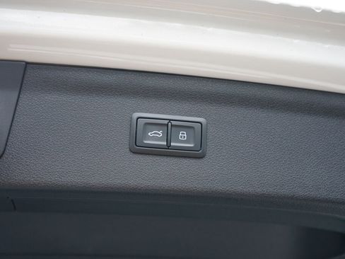 Used 2018 Audi Q3 2.0T Premium Plus w/ Premium Plus Package image 28