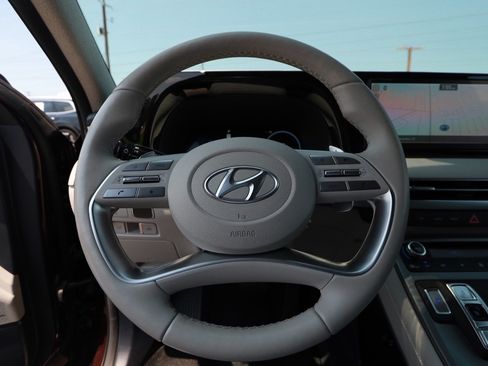 Used 2025 Hyundai Palisade Limited FWD image 10