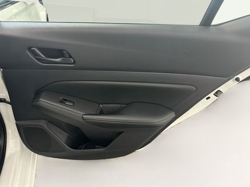 Used 2025 Nissan Altima 2.5 SV FWD image 30