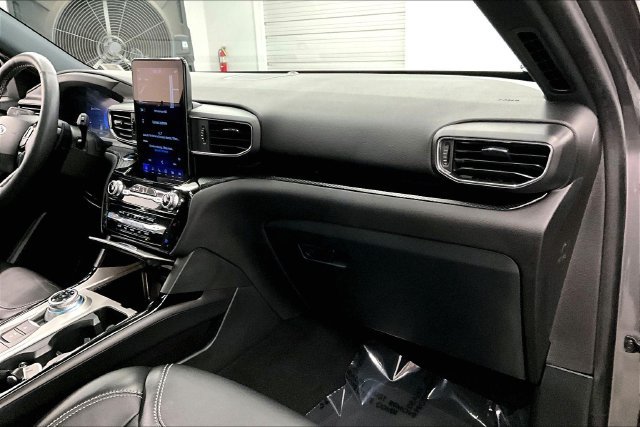 Used 2024 Ford Explorer ST w/ Technology Package AWD/4WD image 19
