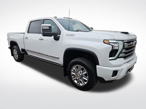 Used 2024 Chevrolet Silverado 2500 High Country w/ Technology Package AWD/4WD image 7
