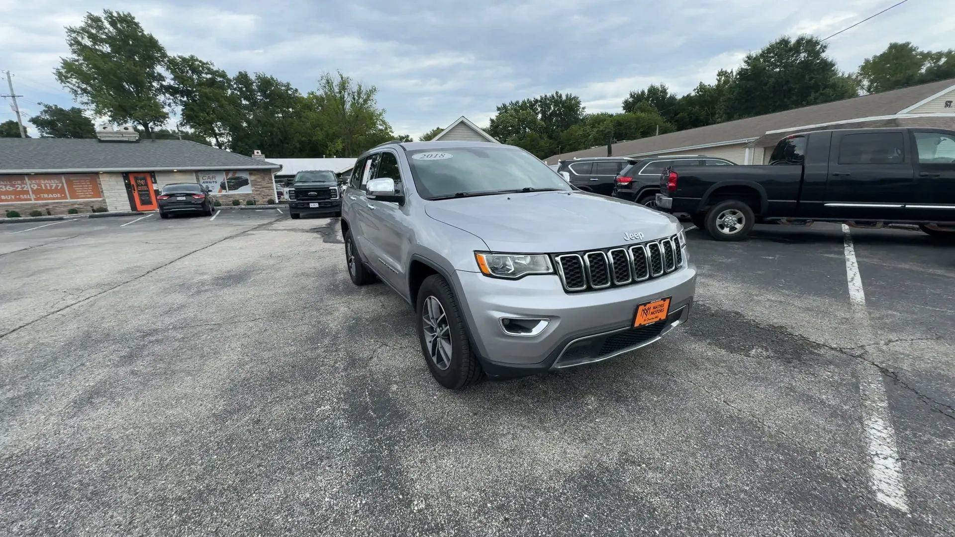 Used 2018 Jeep Grand Cherokee Limited AWD/4WD image 3