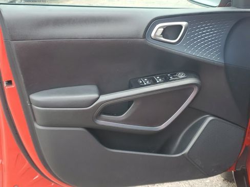 Certified 2024 Kia Soul EX FWD image 9