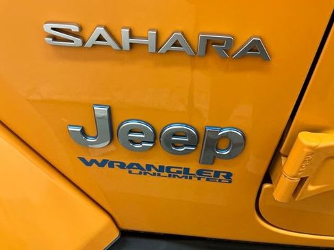 Used 2021 Jeep Wrangler Unlimited Sahara w/ Cold Weather Group AWD/4WD image 10