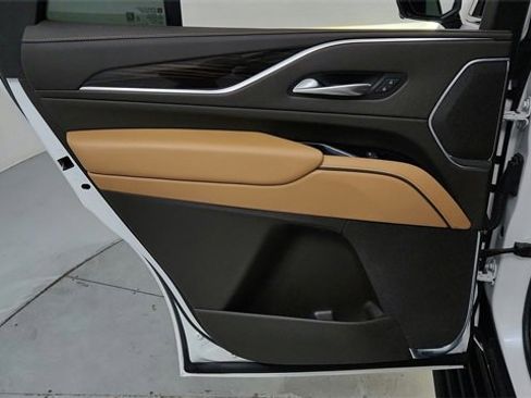 Certified 2023 Cadillac Escalade Sport w/ Touring Package image 17