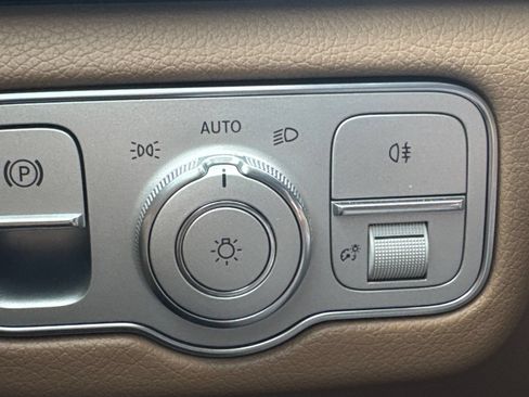 Used 2025 Mercedes-Benz GLS 450 4MATIC image 24