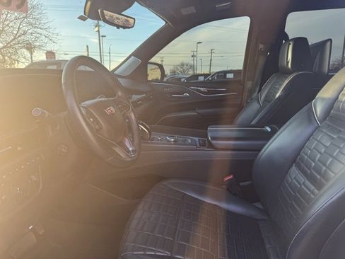 Used 2021 Cadillac Escalade Sport Platinum image 16