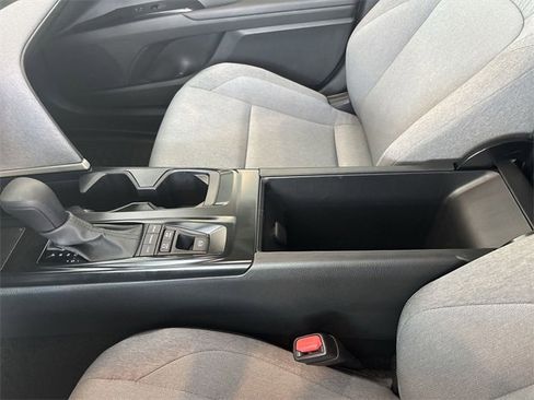 Used 2025 Toyota Camry LE image 21