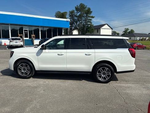 Used 2025 Ford Expedition Max Active RWD image 8