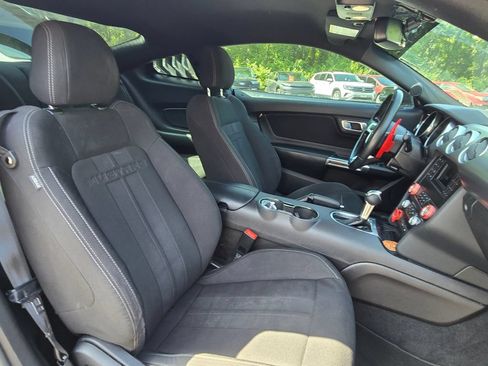 Used 2019 Ford Mustang GT RWD image 16