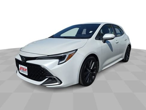 Used 2023 Toyota Corolla XSE FWD image 4