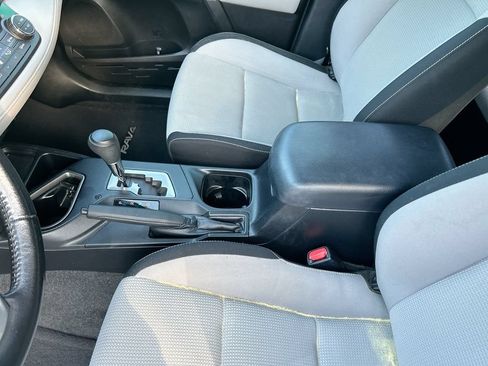 Used 2018 Toyota RAV4 XLE FWD image 27