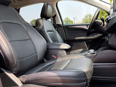 Used 2022 Ford Escape Titanium image 21