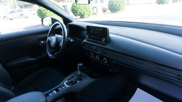 Used 2025 Honda HR-V Sport image 14