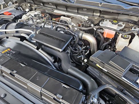 Used 2025 GMC Sierra 2500 AT4 image 34