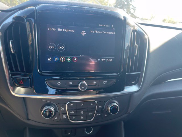 Used 2023 Chevrolet Traverse LT FWD image 9